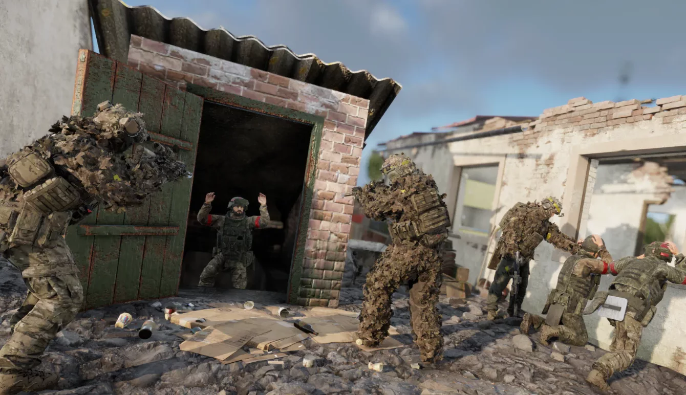 HITMAN operators clearing a building